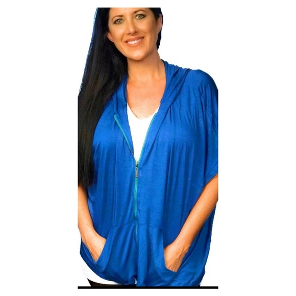 twiggy LONDON Jackets & Blazers - Twiggy London Hooded Poncho Cape Large